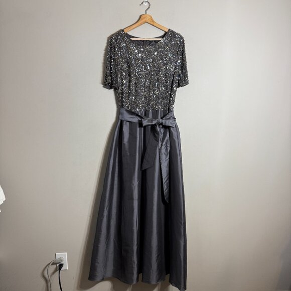 Pisarro Nights Beaded Bodice Satin Maxi Gown Women's 14 Gray Formal Wedding NWT - Picture 3 of 16